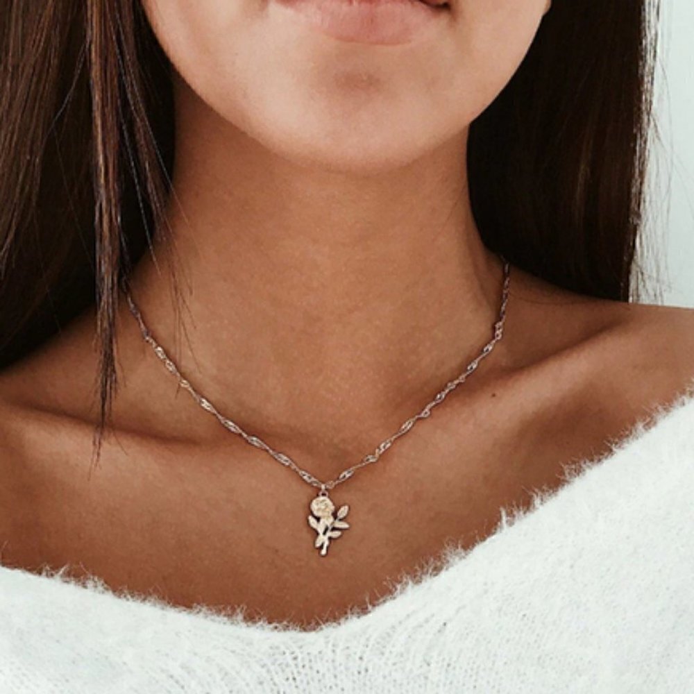 Elegant rose pendant boho necklace jewelry